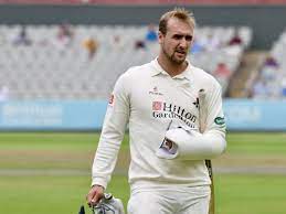 Nasser hussain focused on the positives for england after their odi series loss to india. England Batsman Liam Livingstone Comes Out To Bat Wearing Shin Pad On Fractured Thumb Cricket News
