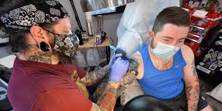 Getting pierced and/or tattooed is a lousy and ineffective way to try to kill yourself. Mi7 Tgpohjzw4m