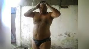 Gordo Peludo Brasilero Se Bana En Sunga: Gay Amateur Porn