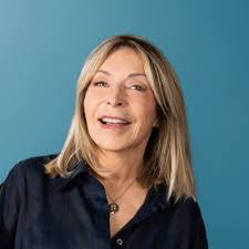 Elanda King's Instagram, Twitter & Facebook