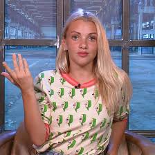Hat evelyn burdecki (32) etwa beim autofahren zu hochprozentigem gegriffen? Intouch Sex Gestandnis Evelyn Burdecki Plaudert Ganz Facebook