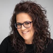 Judy Muth's Instagram, Twitter & Facebook