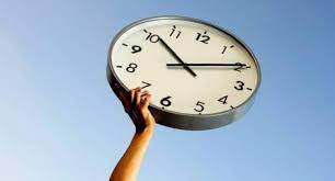 La hora oficial de chile se compone de tres husos horarios, acordes al tiempo universal coordinado o utc, debido a que dicho país tiene presencia en américa, la antártica y oceanía: Que Hora Es Revisa Aqui La Hora Oficial De Chile Con El Horario De Invierno Epicentro Chile