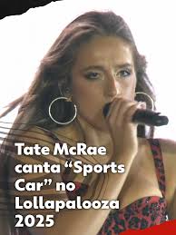 Cantora canadense #TateMcRae se apresentou neste sábado (29) de  #Lollapalooza. Ela não se arrisca cantando, mas manda muito bem nas  coreografias. Era apenas a quarta música de sua estreia no Brasil e ...