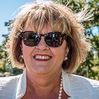 Connie Starr's Instagram, Twitter & Facebook