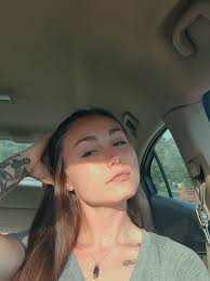 Kate Mayfield (@kateemayy)