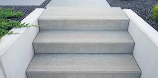Da sie nicht an oder auf der treppe montiert werden müssen, stören sie andere personen nicht bei der normalen benutzung der treppe. Aussentreppen Alles Uber Material Verkleidung Und Kosten Herold At