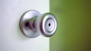 But try to only do this in an emergency. How To Pick The Lock Of An Interior Door