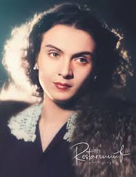 I'm still obsessed with this woman. Istorie In Culori Maria Tanase S A NÄƒscut In BucureÈ™ti In Mahalaua CÄƒrÄƒmidarii De Jos Pe 25 Septembrie 1913 Fiind Al Treilea Copil Din Familie A Avut O CopilÄƒrie Grea È™i A