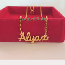 Model kalung emas nama memiliki ragam desain yang beragam dengan model yang cantik. Tengah Trendi Sudahkah Kamu Miliki Salah Satu Dari 10 Rekomendasi Kalung Huruf Ini