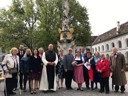Im jahr 2015 gingen 400.115 eheleute die lebenslange verbindung vor einem standesamt ein. Hochzeit Nach 50 Jahren 28 09 2020 Stift Heiligenkreuz