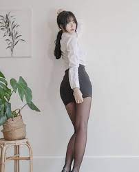 Kittyanaa - 뭐지? 갑자기 오피스룩 땡긴다...나도 여자 몸선을 좋아하다보니 가끔 내 화보사진... | Facebook