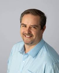 Aaron Searcy's Instagram, Twitter & Facebook