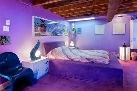 Salah satu hal yang perlu diperhatikan ketika akan melakukan perombakan terhadap kamar tentu adalah penataan ruangan. Mix Gaya Desain Begini Tampilan Desain Kamar Tidur Yang Nyeni Abis Idea