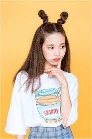 Halfup Braid Hairstyles For Fall Winter Cute Chic For Girls And Women Easy For Beginners Hairstyles Med Fashion Model Poses Model Poses Women