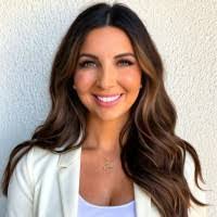 Allison Clay's Instagram, Twitter & Facebook