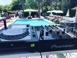 Agence Agn Demain Pool Party Au Jardin De Babylone Facebook