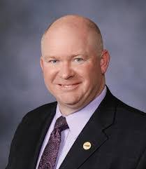 Neal Looker's Instagram, Twitter & Facebook