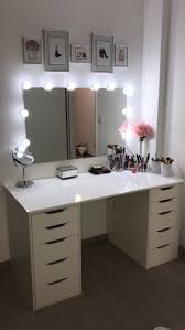 Penteadeira Canto De Maquiagem Canto Maquiagem Penteadeira In 2020 Teenager Schlafzimmer Dekorieren Schminkzimmer Schlafzimmer Dekorieren