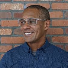 Robert Hamler's Instagram, Twitter & Facebook