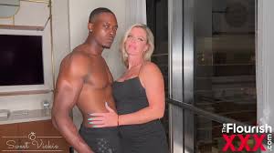 Trailer Sweet Vickie blonde texas milf has evening to remember in new  cinematic from TheFlourishxxx - XNXX.COM