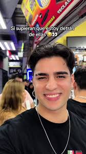 Historia de TikTok en una plaza llena de diversión