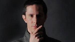 Toni Bright: "Si algunos usaran más la mente nos iría mucho mejor"