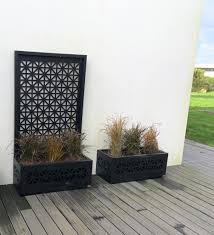 Bac à fleurs moderne et contemporain, apportant les dernières technologie et nouveautées en terme de couleurs, de bien être des plantes et des formes. Bas A Plantes Et Jardinieres Pour Deco Originale En Alsace