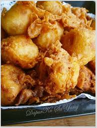 Potong/ belah cempedak tarik tangkainya ntar isinya ikut keluar semua. Dapurku Sayang Cempedak Goreng Rangup