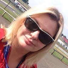 Janette Horn's Instagram, Twitter & Facebook