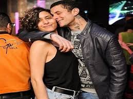 لعبة المكواه مع أحمد الفيشاوي وندى موسى وياسمين صبري. Ø¨Ø§Ù„ØµÙˆØ± ØªØ¹Ø±Ù Ø¹Ù„Ù‰ 5 Ø²ÙˆØ¬Ø§Øª ÙÙŠ Ø­ÙŠØ§Ø© Ø§Ù„ÙÙ†Ø§Ù† Ø£Ø­Ù…Ø¯ Ø§Ù„ÙÙŠØ´Ø§ÙˆÙŠ Ù…ØµØ±Ø§ÙˆÙ‰