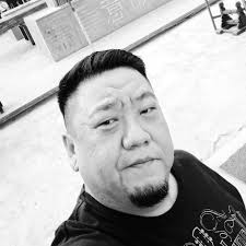 Ian Ng's Instagram, Twitter & Facebook