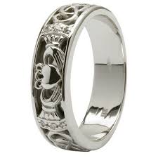 Gents Claddagh Celtic Band Shanore Wedding Band Claddagh Celtic The Irish Collection Claddagh Ring Wedding Cute Engagement Rings Celtic Wedding Rings