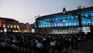 Anche nel weekend siamo aperti. Aria D Estate Teatro Festival E Cinema All Aperto Guida Alla Campania Che Riparte Dalla Cultura La Repubblica