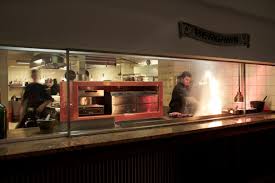 Vor allem schafsfleisch wird gerne zusammen mit gemüse auf der edelstahlplatte gegrillt. Grill Royal Homepage