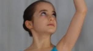 Il sogno di Anna si avvera: a 10 anni è stata ammessa all'Accademia della  Scala di Milano