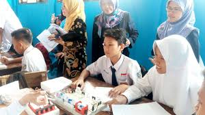 Bagaimana solusi agar tombol sinkron akm muncul di. Numerasi Dan Literasi Dalam Akm 2021 Asesmen Kompetensi Minimum Dan Survey Karakter Guru Sumedang