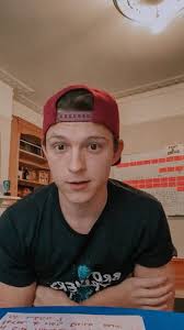 Pin By Peter Pan On Tom Holland Spider Man Tom Holland Peter Parker Tom Holland Tom Holland Spiderman