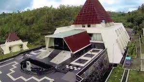 Ya, buat anda yang ingin merasakan pengalaman wisata sejarah dan religi sekaligus, tempat wisata yang satu ini tak boleh anda lewatkan. Museum Karst Indonesia Wonogiri Kanal Wisata Indonesia