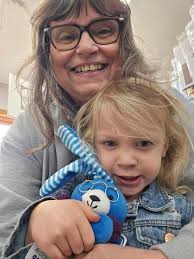 Froggie hairpins I found at the renaissance festival ! So cute~ 🐸