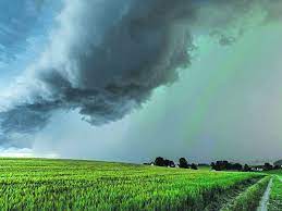 A thorough summary of downbursts, their characteristics, and the atmospheric conditions in which they are generated is presented. Wetter Downburst Fegte Uber Dachau Superzelle Entlud Sich Mit Ganzer Wucht Dachau