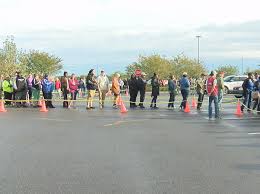 Then, visit your favorite lowes foods store's page to see when your store is open, what events are coming up and directions to your favorite store. Hundreds Lined Up At Lowe S Stores For Free Thanksgiving Meal Wway Tv