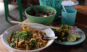 Kaeng hang lei brings a slight burmese influence infusing turmeric with tamarind, ginger and garlic. 10 Must Try Dishes When Visiting Chiang Mai Chiang Mai Best