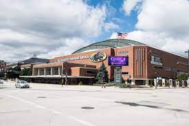 Открыть страницу «milwaukee bucks» на facebook. Uw Milwaukee Panther Arena Wikipedia