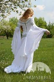 Medieval Themed Wedding Venues In Ohio Google Search Christinaangel I Want This Drees For The Re Newel Elfin Wedding Dresses Medieval Wedding Dres