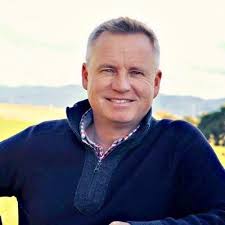 Adam Deutsch (@aad_Adz)