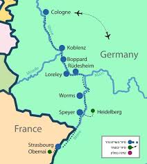 יין חם ועוגיות זנגביל