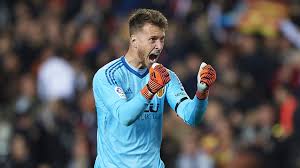 ), is a brazilian professional footballer who plays as a goalkeeper for spanish club barcelona. Barcelona Transfer News La Liga Champions Snap Up Neto In 26m Agreement With Valencia Goal Com