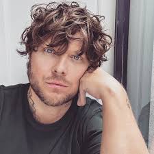 𝒜𝓃𝒹𝓇ℯ𝓌 𝒢𝒾𝓁𝒷ℯ𝓇𝓉 ℋ𝒶𝒾𝓇𝓈𝓉𝓎𝓁𝒾𝓈𝓉 (@andrew.gilbertt) •  Instagram photos and videos