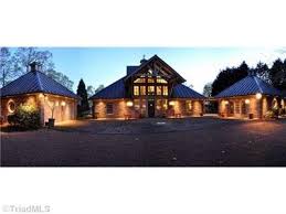 Artistic Masterpiece Former Home Of Nc Artist Bob Timberlake Nestled On 2 Acres At High Rock Lake W Access To 2 Docks Home House Styles Find Homes For Sale